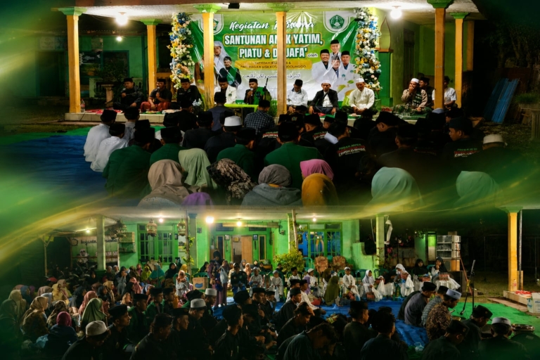 Tangguh di Gelanggang, Lembut di Masyarakat : Pagar Nusa Kota Probolinggo Santuni Yatim dan Dhuafa