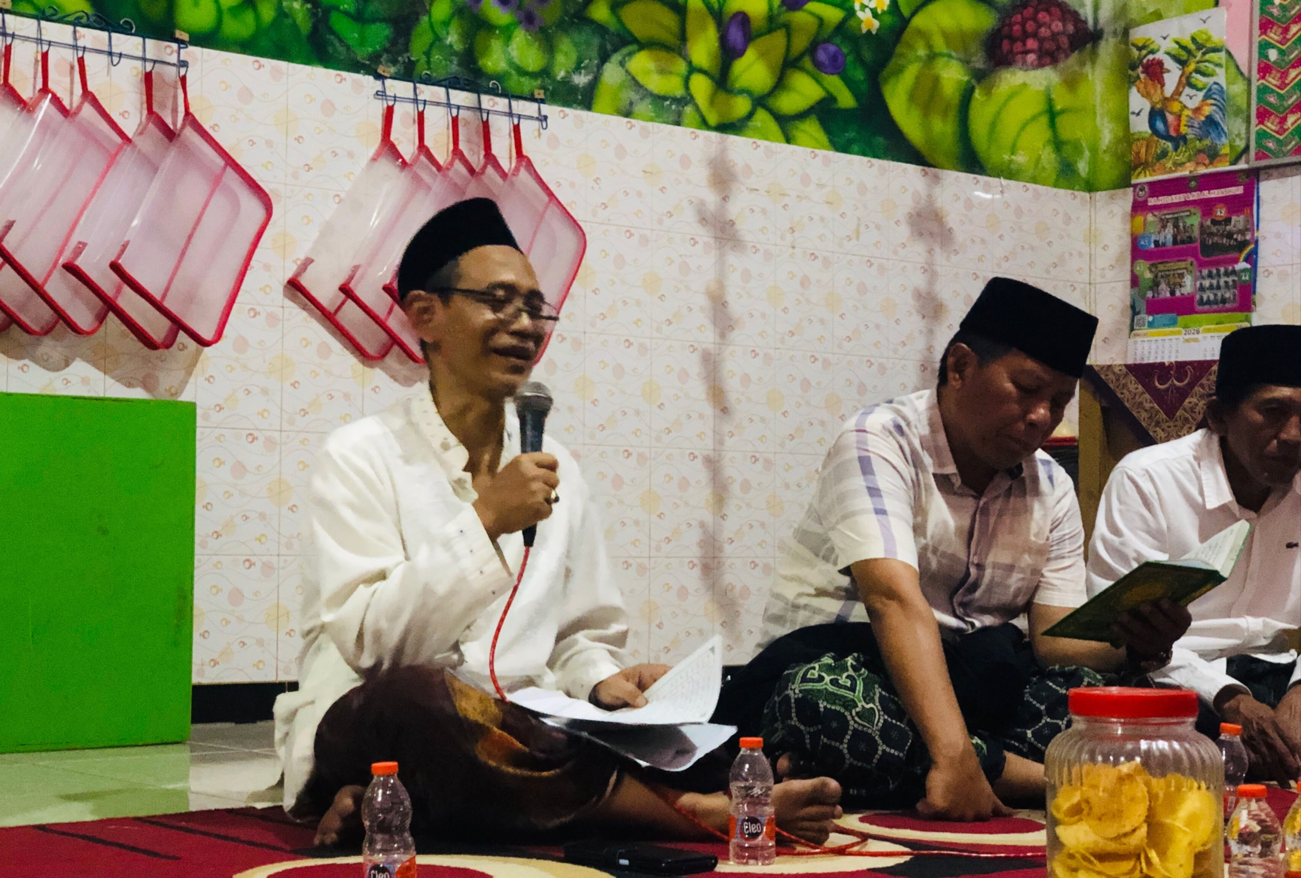 Syarah Kitab Maulid di Majelis Rehat, Kiai Muhtarom Uraikan Keagungan Fisik hingga Keberkahan Rasulullah