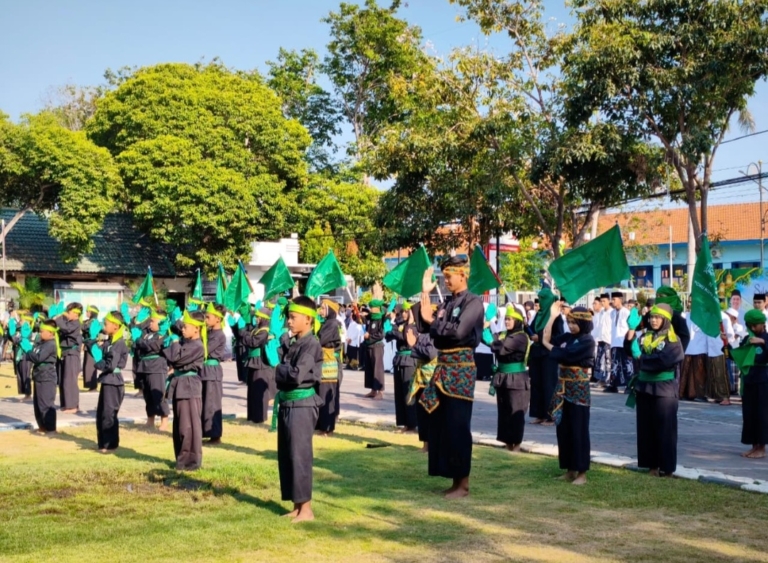 Jadi Benteng Kiai dan NKRI, Pagar Nusa Kota Probolinggo Pukau Penonton di Halaman Pemkot